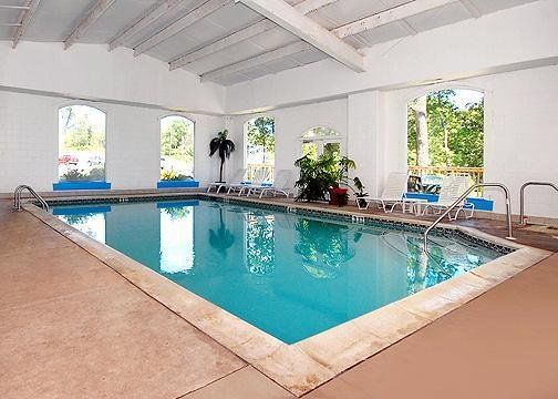 Inn Comfort - Pocono Mountains 2*